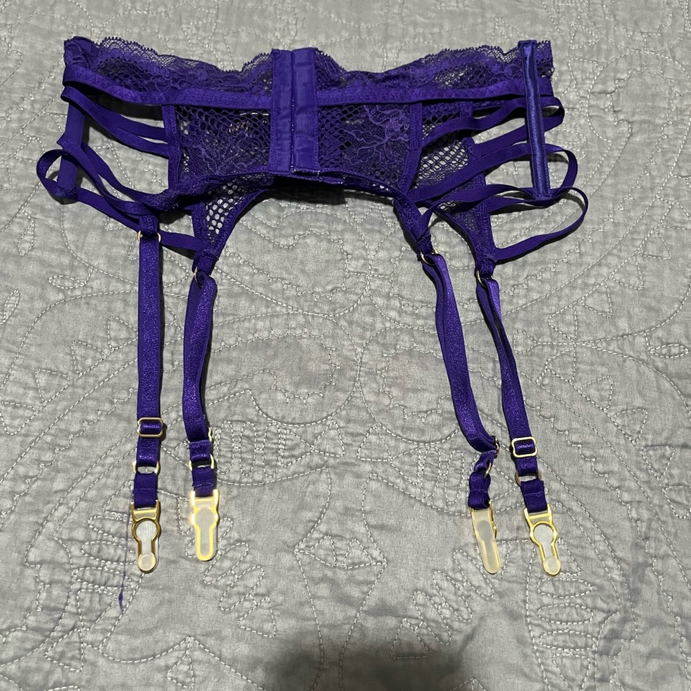Victoria’s Secret garter belt